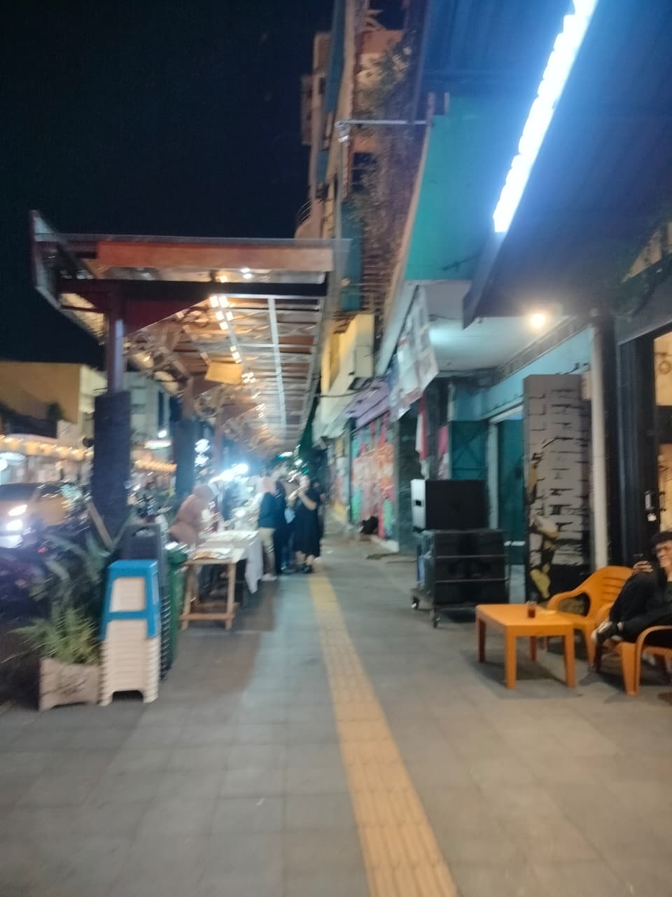 Kondisi pedagang di Galabo Solo sebelum demo ricuh. (Fauziah Akmal/Radar Solo)