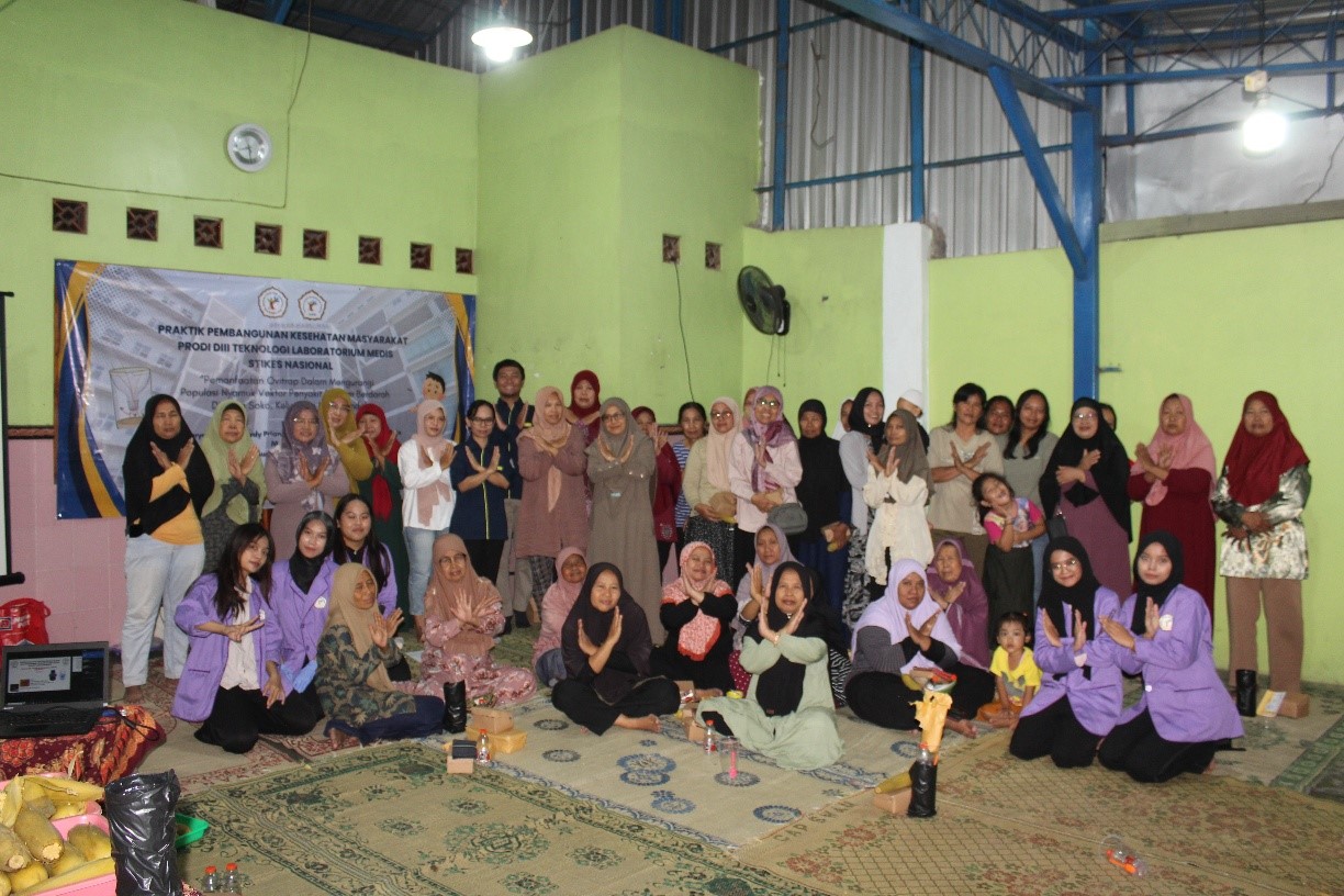 Dosen-mahasiswa Prodi DIII Teknologi Laboratorium Medis STIKES Nasional laksanakan penyuluhan kesehatan di Soko, Kelurahan Madegondo, Grogol, Sukoharjo.