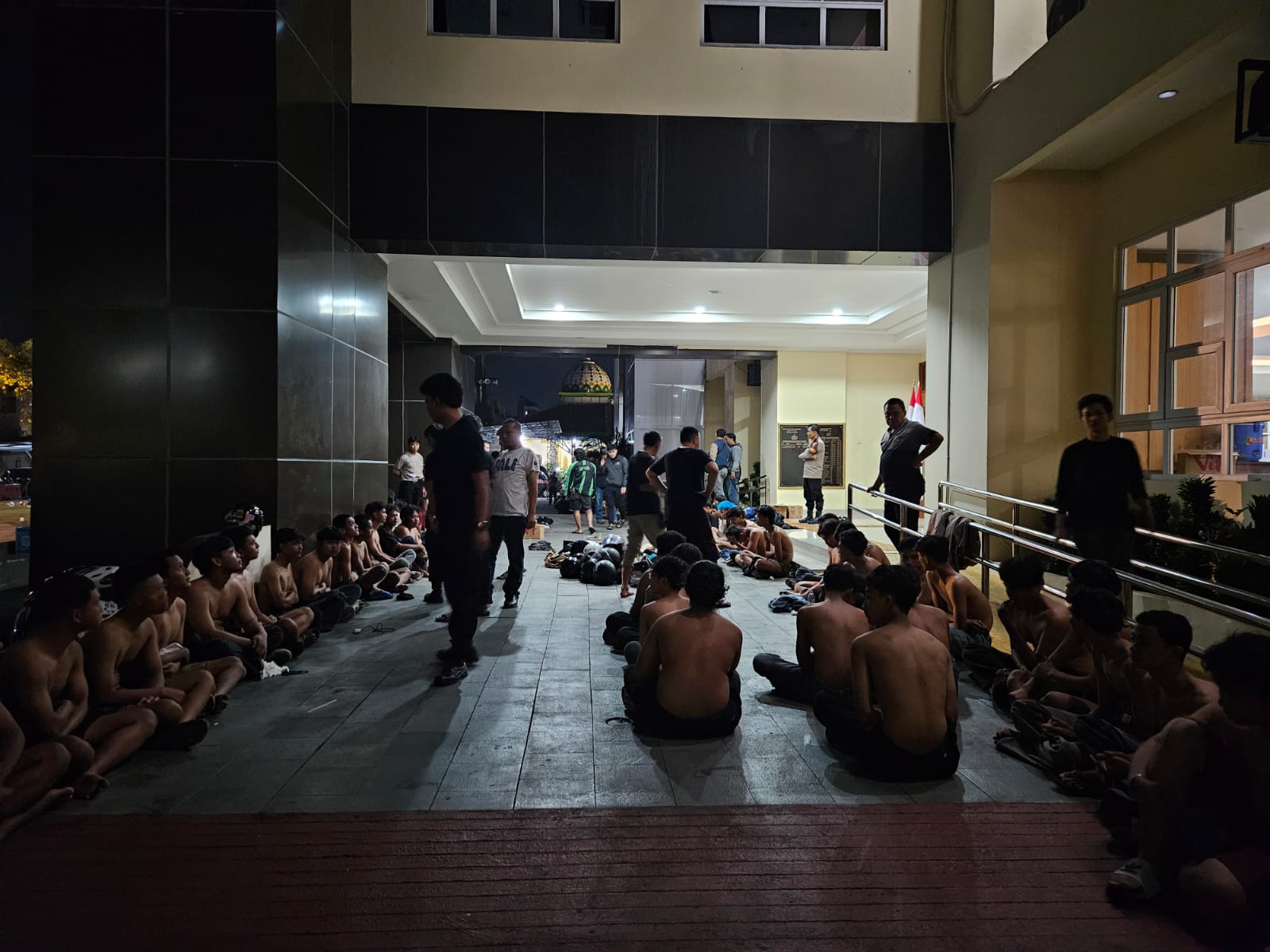 Polresta Surakarta amankan 65 orang pasca kerusuhan Solo.