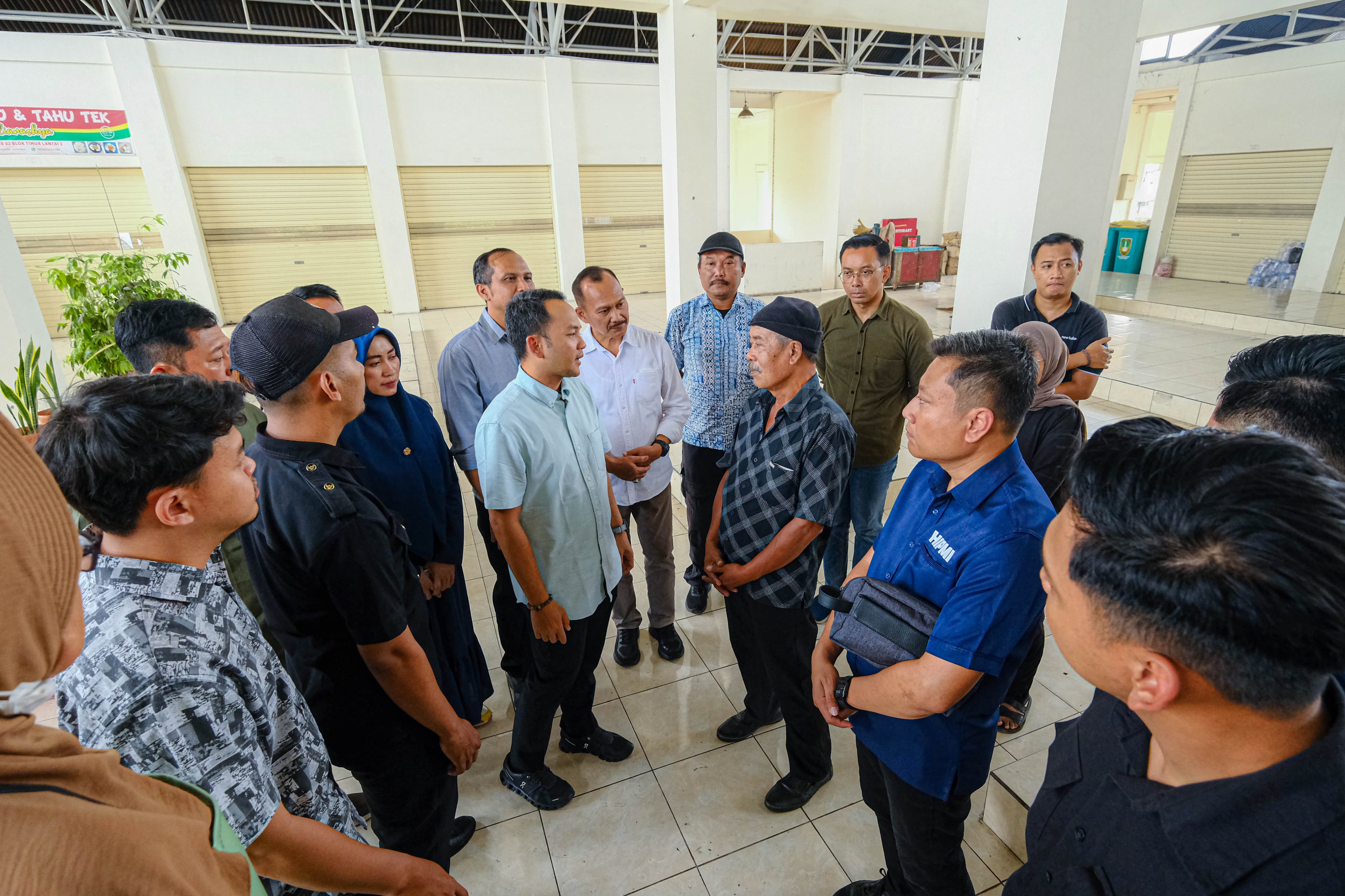 Pemkot Surakarta & HIPMI mengunjungi di Pasar Jebres, Sabtu (30/8).