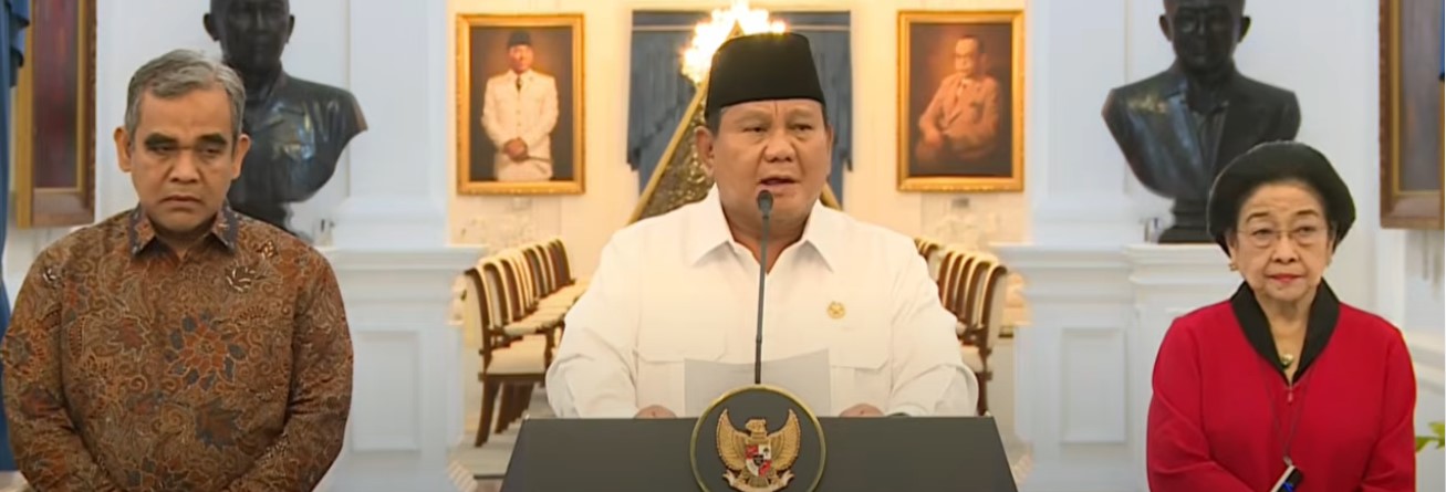 Presiden Prabowo beri keterangan terkait langkah pemerintah dalam menyikapi kondisi terkini di Istana Kepresidenan Jakarta, Minggu (31/8/2025).