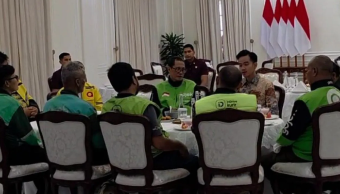 Wakil Presiden Gibran Rakabuming Raka menerima dan berdialog dengan perwakilan pengemudi ojek online (ojol) di Istana Wakil Presiden, Jakarta, pada Minggu (31/8/2025).