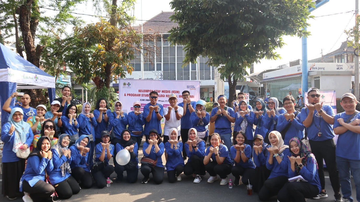 KOMPAK: KSM Radiologi RSUD Dr. Moewardi bekerja sama dengan Prodi Radiologi FK UNS gelar berbagai kegiatan di CFD (31/8).