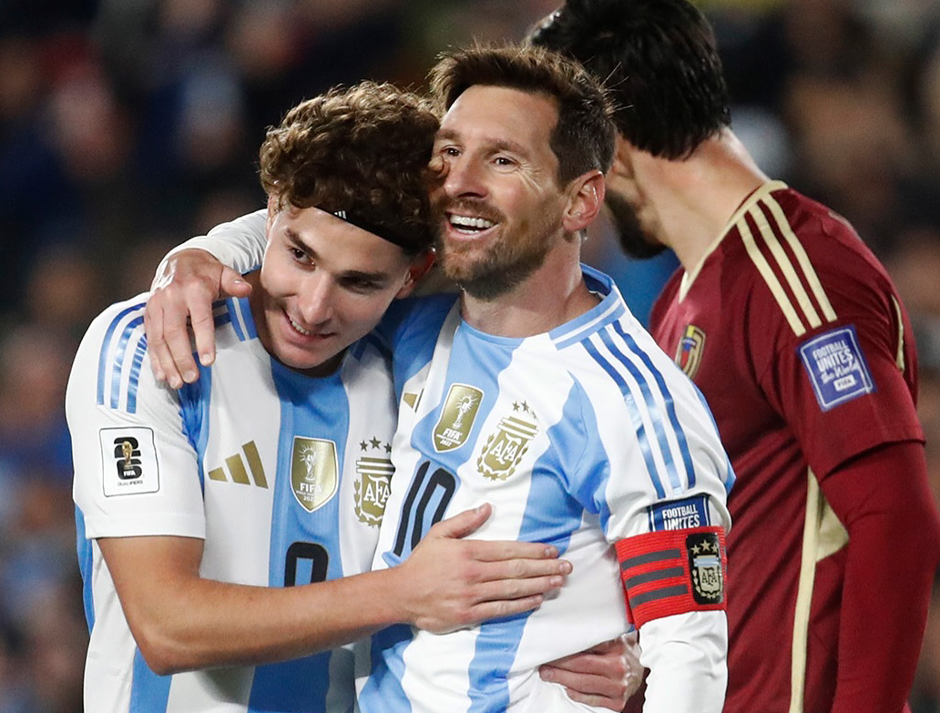 Lionel Messi merayakan golnya ke gawang Venezuela di kualifikasi Piala Dunia.