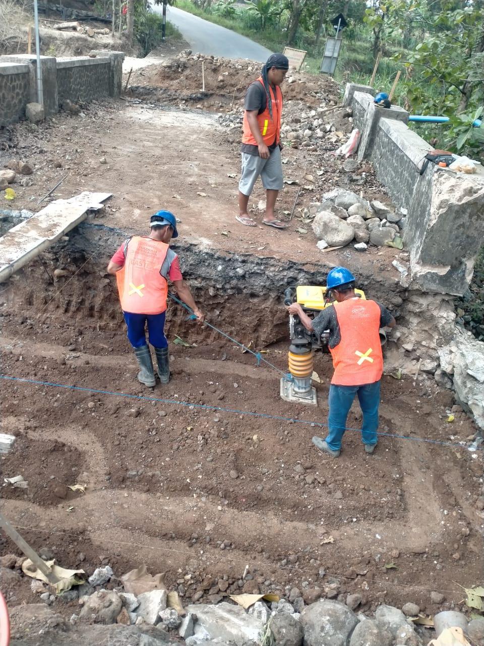 Pembangunan jembatan Desa Munggur, Andong, sebagai penghubung Kecamatan Andong dan Kemusu.