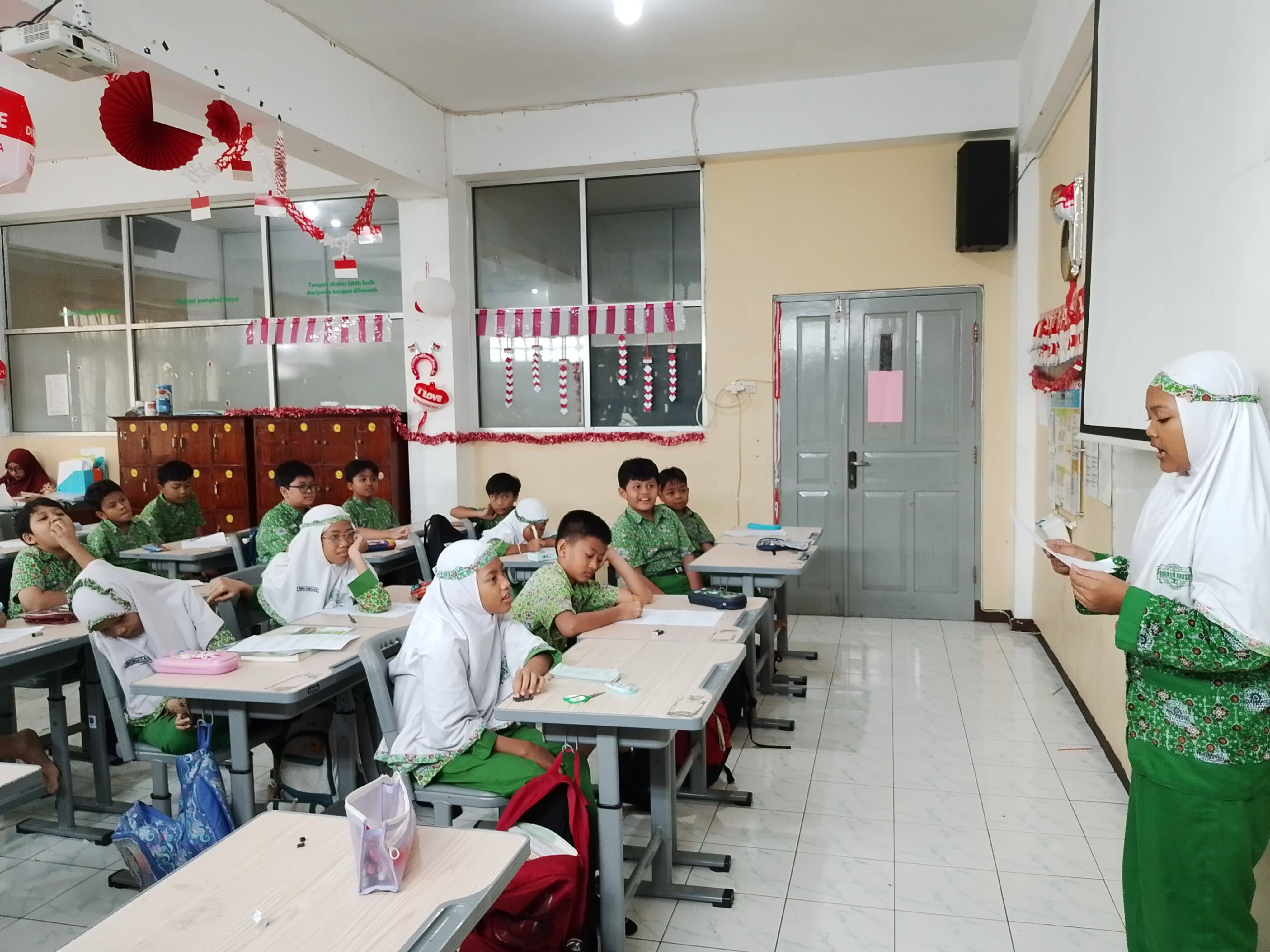 TES MENTAL: Murid salah satu SD swasta di Kota Solo melakukan pembelajaran story telling, Kamis (4/9/2025).