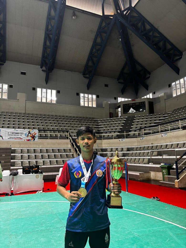 Pesilat asal Kota Solo meraih medali di ajang Kejuaraan Nasional (Kejurnas) Pencak Silat Junior 2025.
