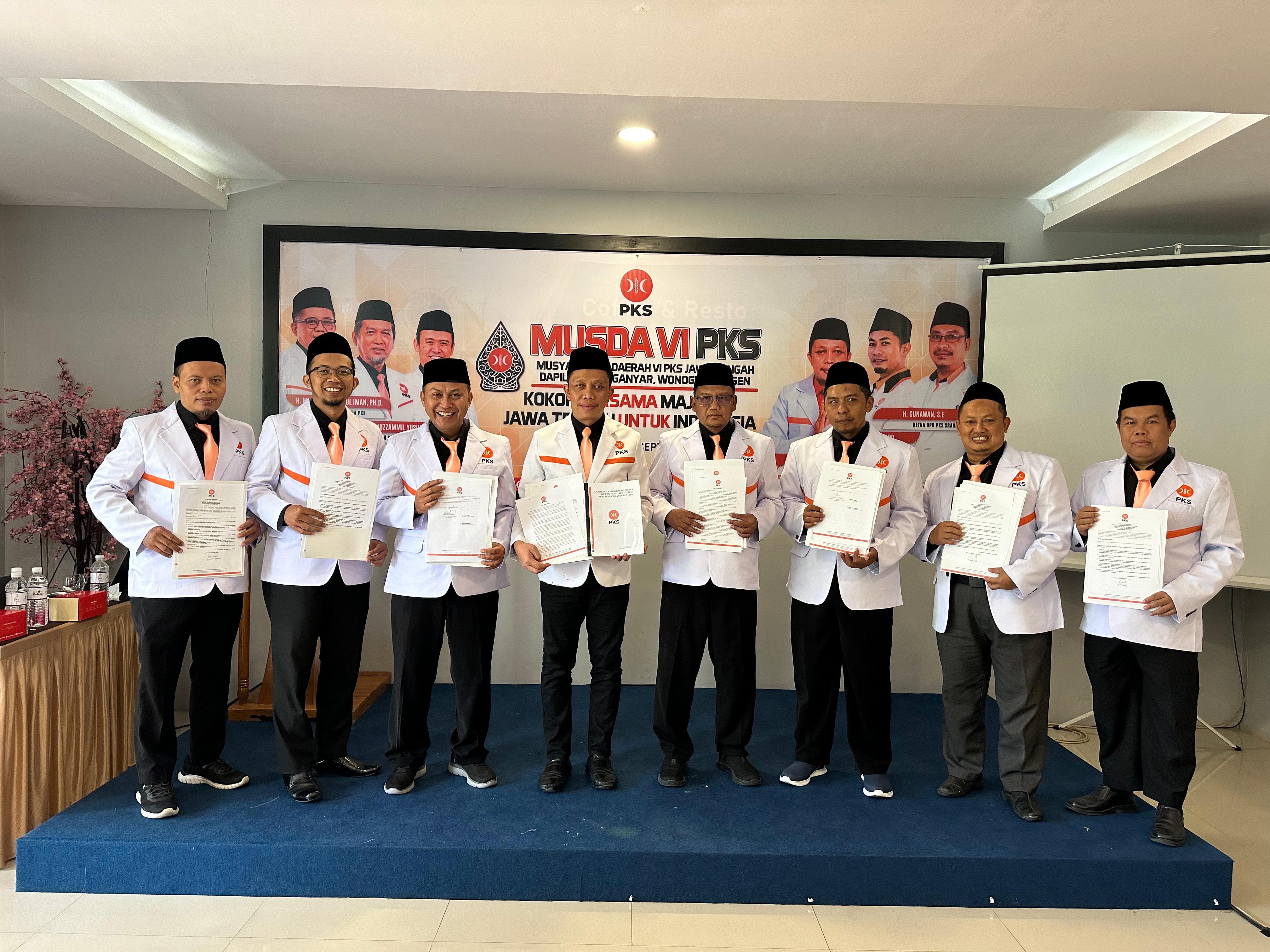 Pengurus DPTD PKS Karanganyar periode 2025-2030. (Rudi Hartono/Radar Solo)