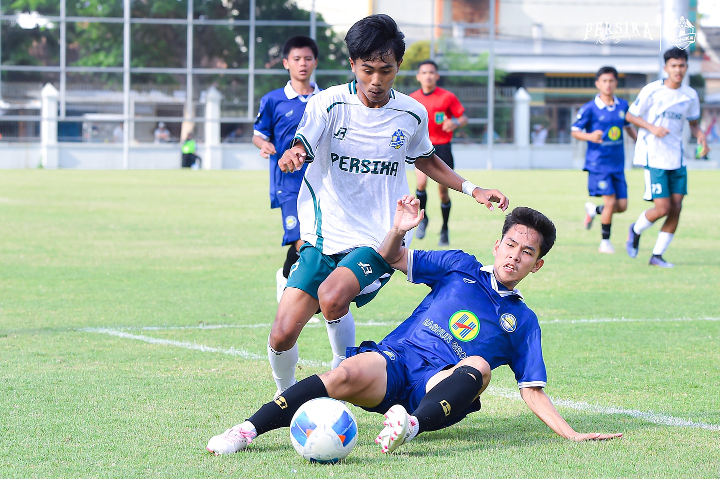 DIJEGAL: Persika Karanganyar saat terjun di ajang Piala Soeratin U-17 putaran nasional.