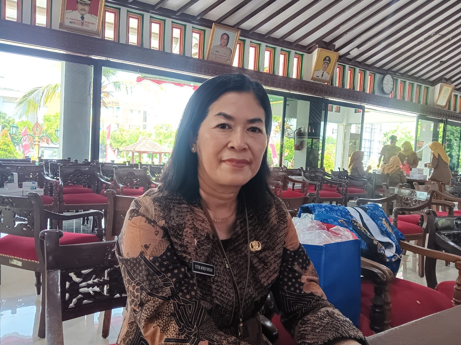 Kepala Disdik Klaten Titin Windiyarsih. (Angga Purenda/Radar Solo)