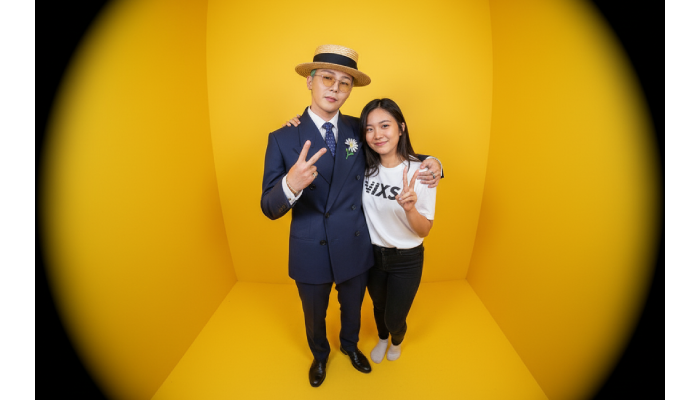 Foto AI miniatur photobox bareng G-Dragon.