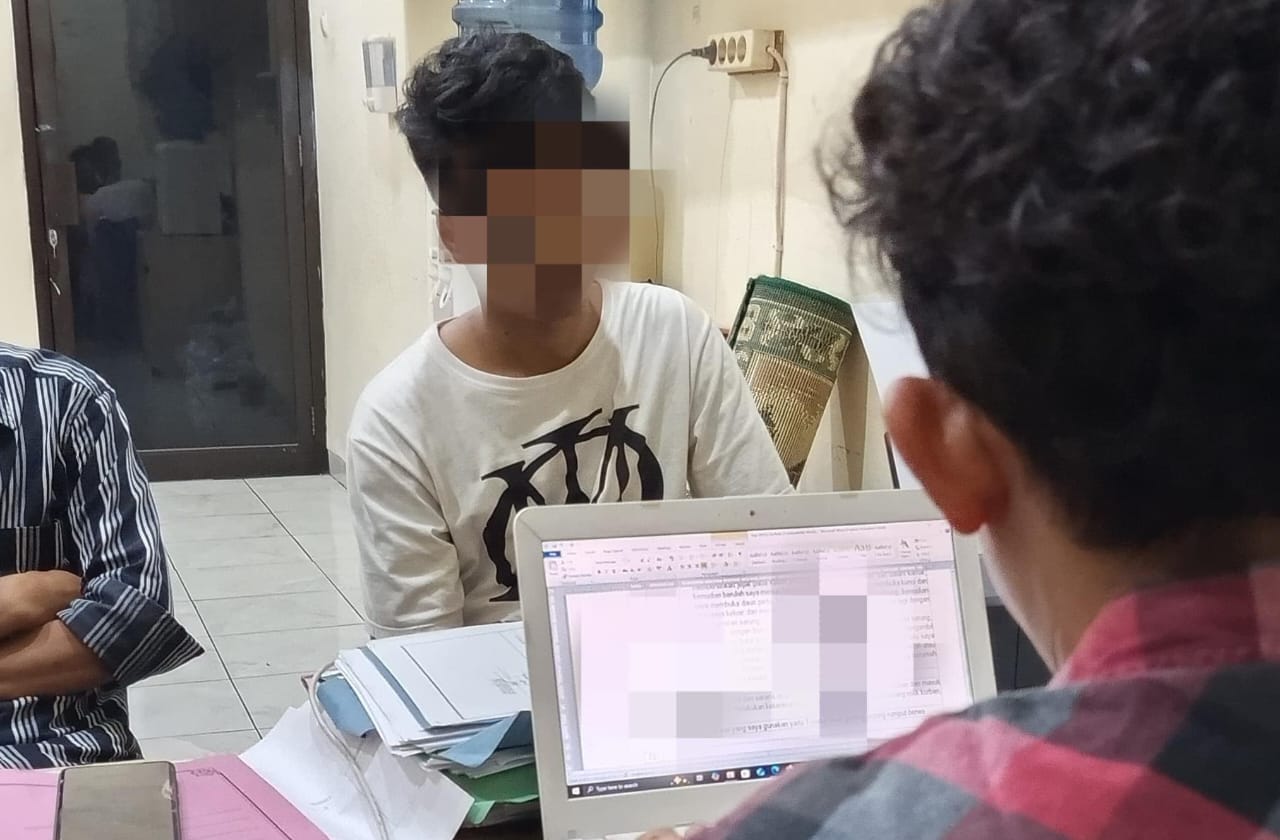 AG alias Wawan warga Desa Karang, Karangpandan, Karanganyar diperiksa di Mapolres Karanganyar.