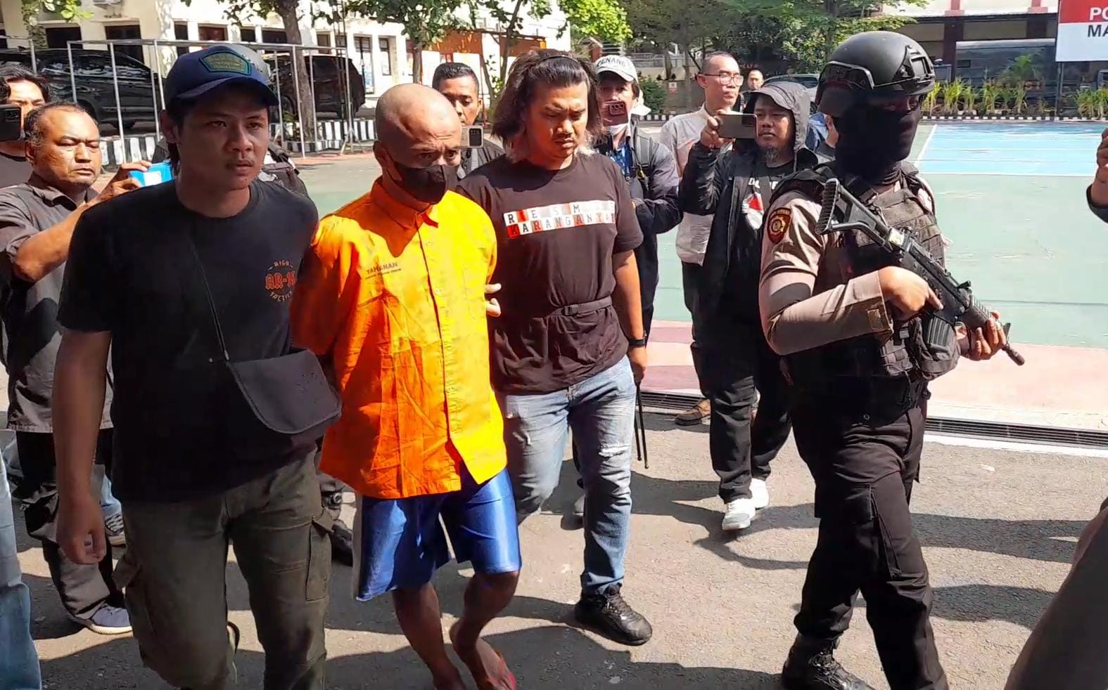 Wawan, 26, warga Desa Karang, Kecamatan Karangpandan, Karanganyar ditetapkan sebagai tersangka pembunuhan pensiunan guru warga Berjo, Ngargoyoso. (Rudi Hartono/Radar Solo)