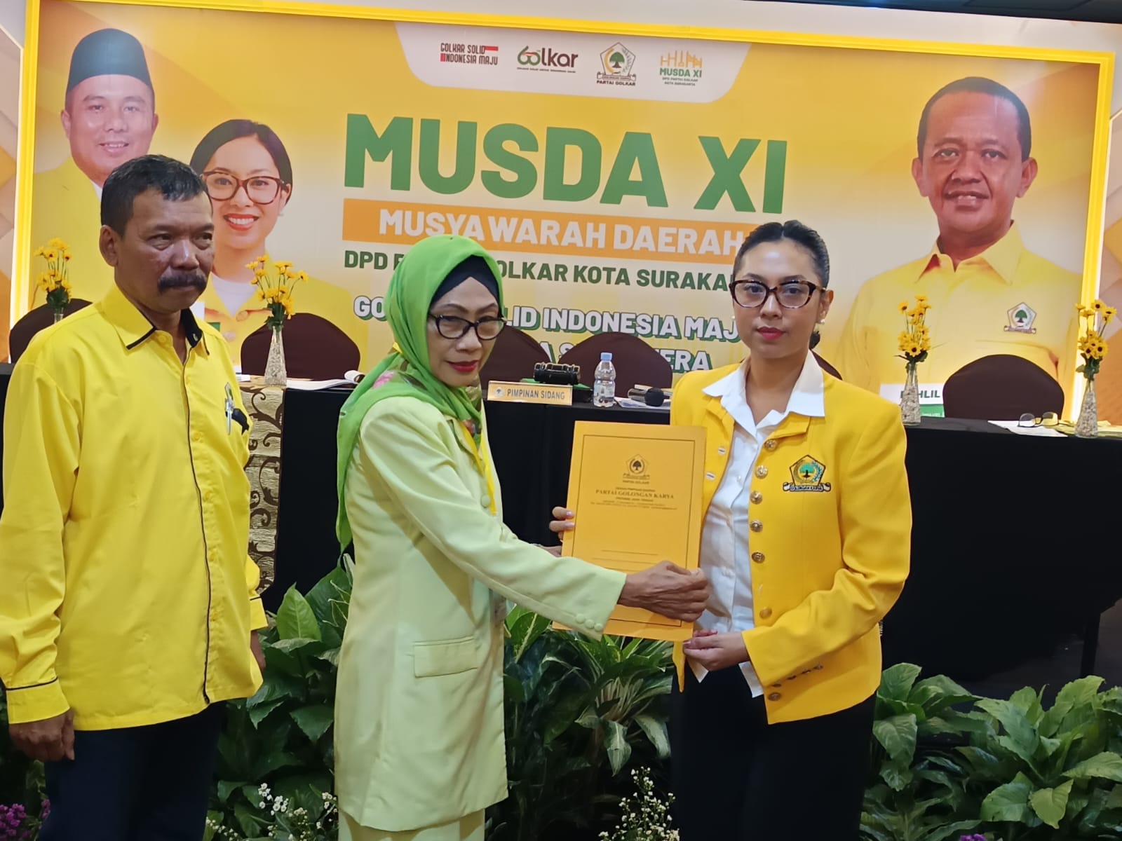 BERI PERUBAHAN: Sekar Tanjung dikukuhkan sebagai Ketua DPD II Partai Golkar Solo untuk periode 2025-2030, Minggu (14/9).