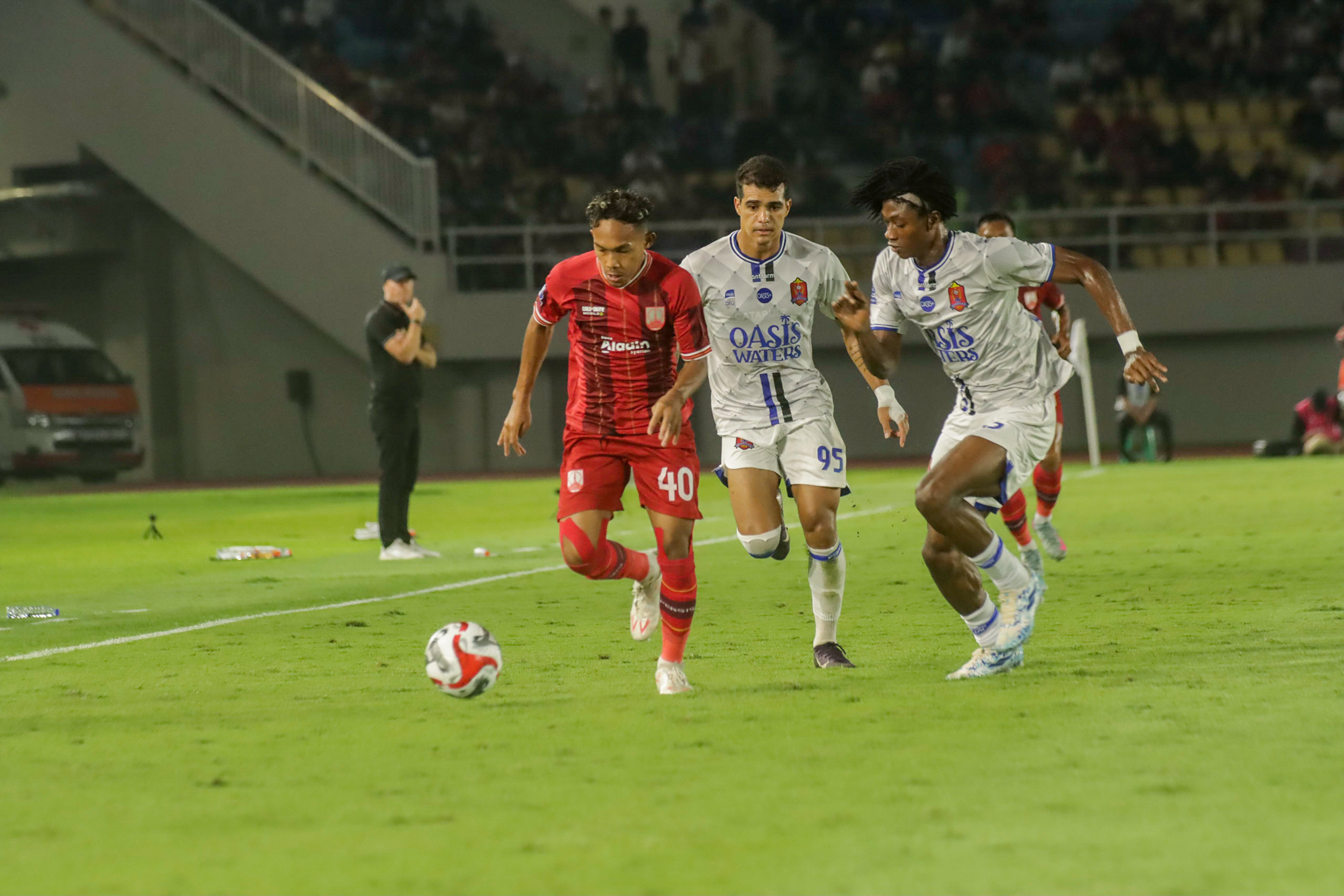 Pertandingan Persis Solo vs Persijap Jepara di Stadion Manahan, Sabtu malam (13/9/2025)
