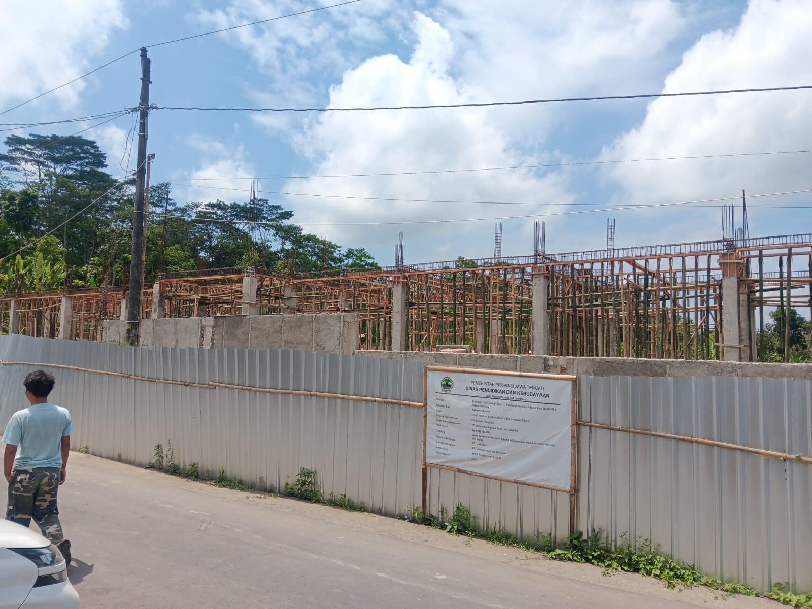 Proses pembangunan SMA Negeri Kemalang di Desa Tlogowatu, Kecamatan Kemalang, Klaten