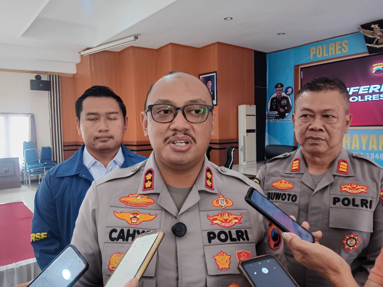 Kapolres Klaten AKBP Nur Cahyo Ari Prasetyo saat memberikan keterangan di Mapolres Klaten, Senin (15/9/2025). (Angga Purenda/Radar Solo)