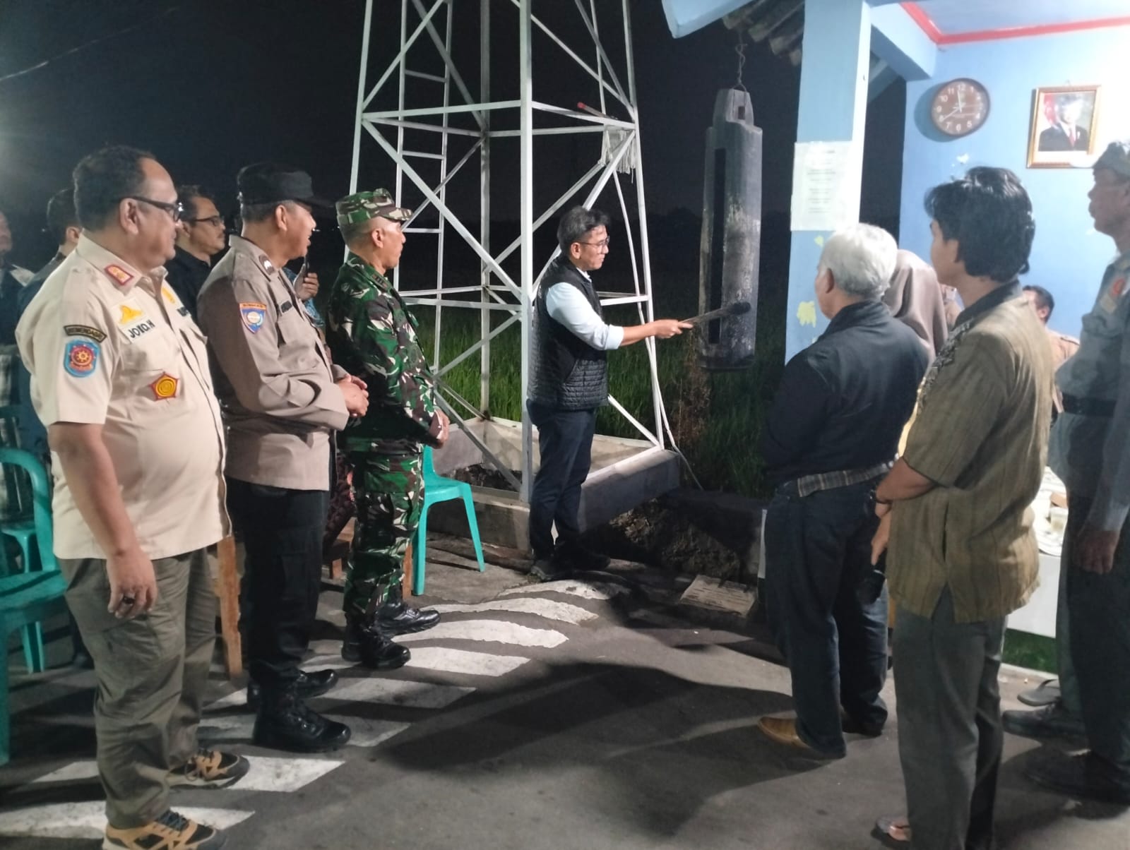 Pelaksanaan Pos Kamling bisa menjadi upaya pengamanan wilayan dari tindak kejahatan di Desa Kadibolo, Kecamatan Wedi, Klaten serta Desa Belangwetan, Klaten Utara. (Angga Purenda/Radar Solo)