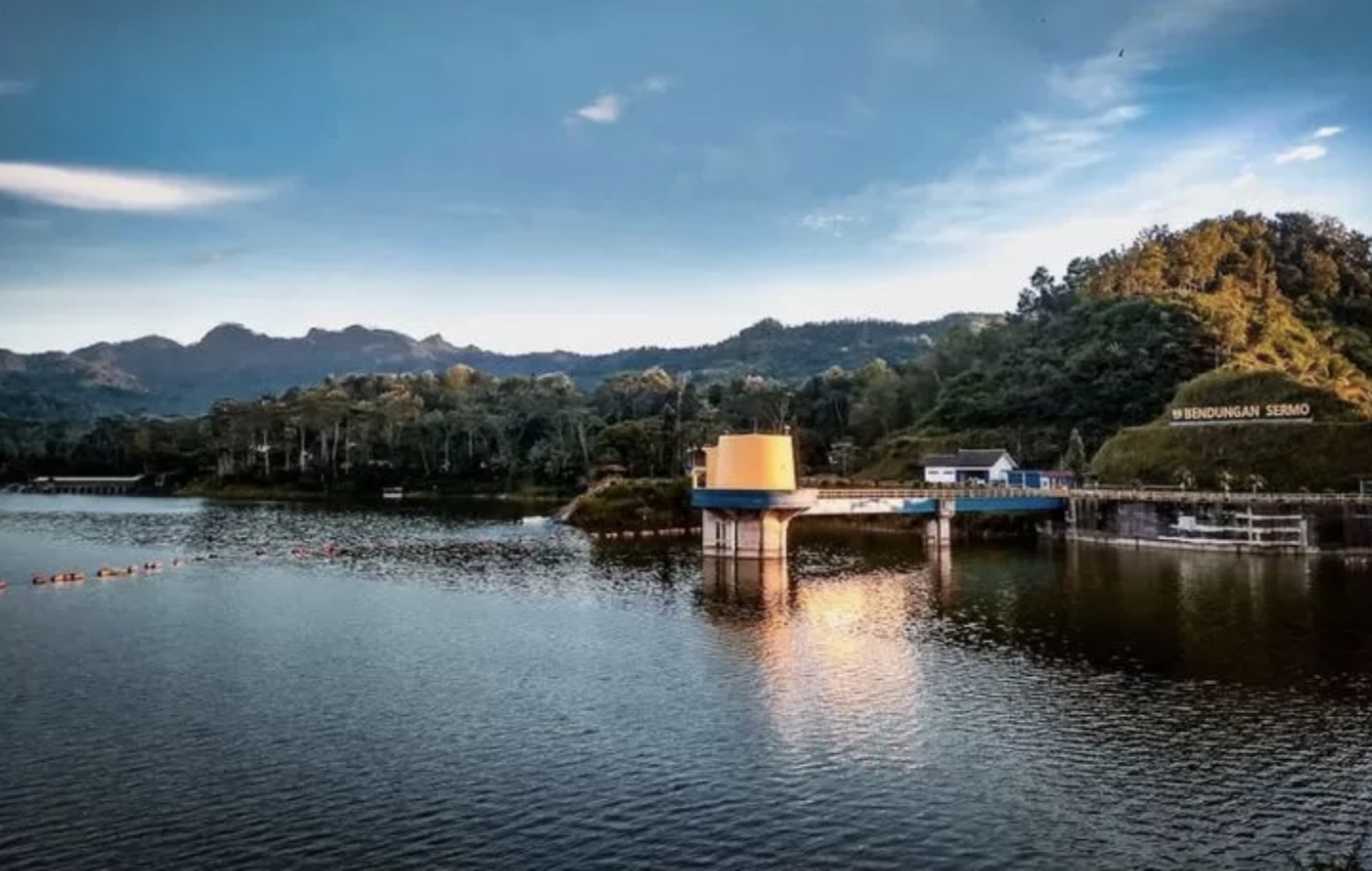 Waduk Sermo di Kulon Progo, DIY