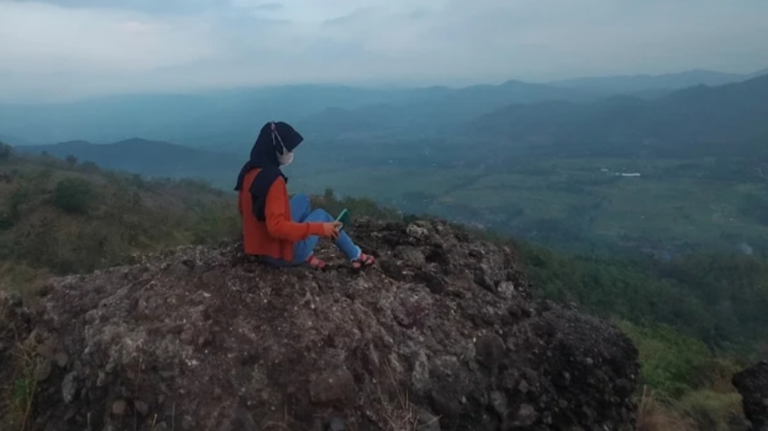 Susana di atas Bukit Puncak Kraguman, Wonogiri.
