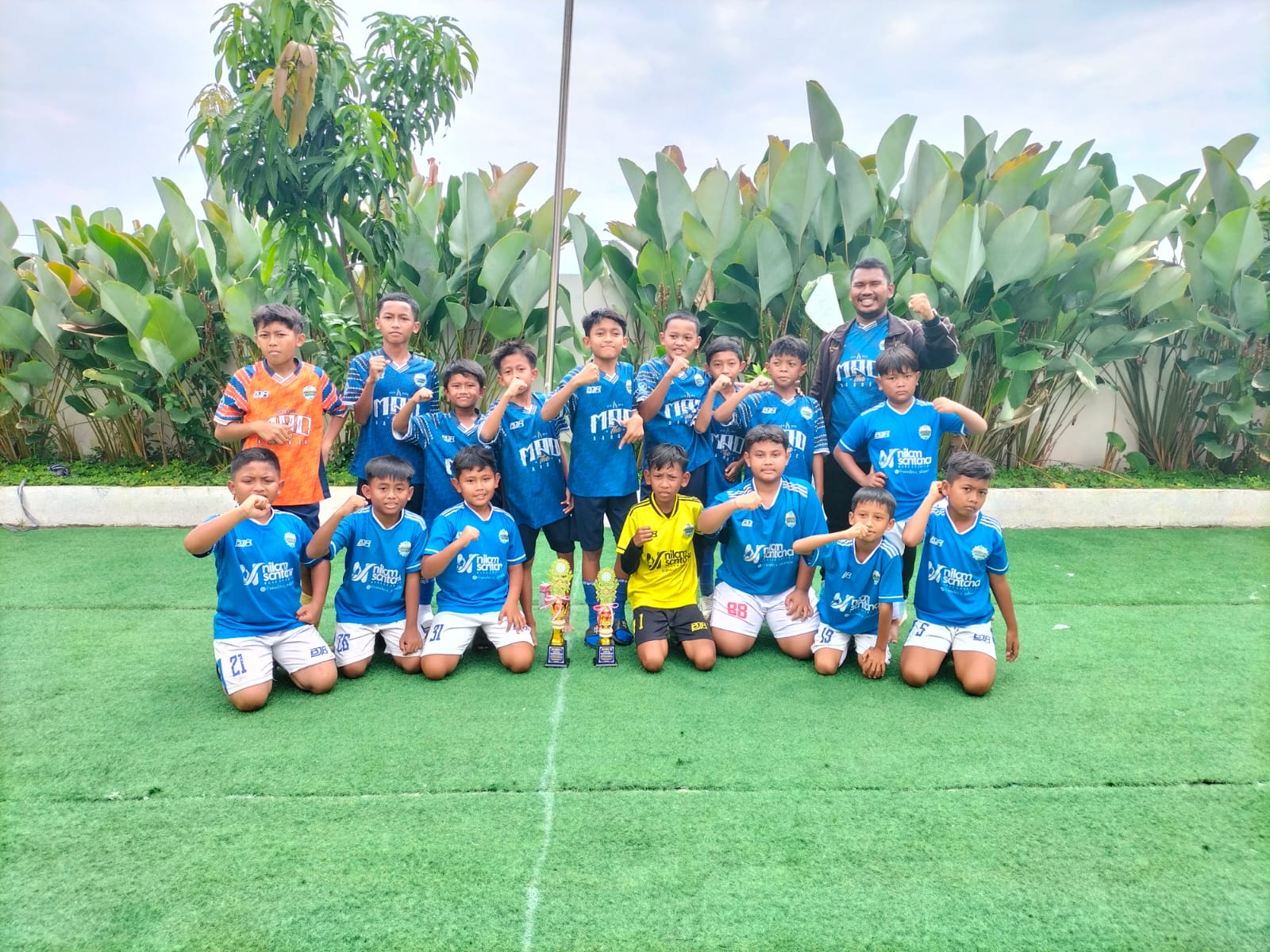 MI Muhammadiyah Program Khusus Kartasura mengembangkan potensi para siswanya di olahraga futsal.