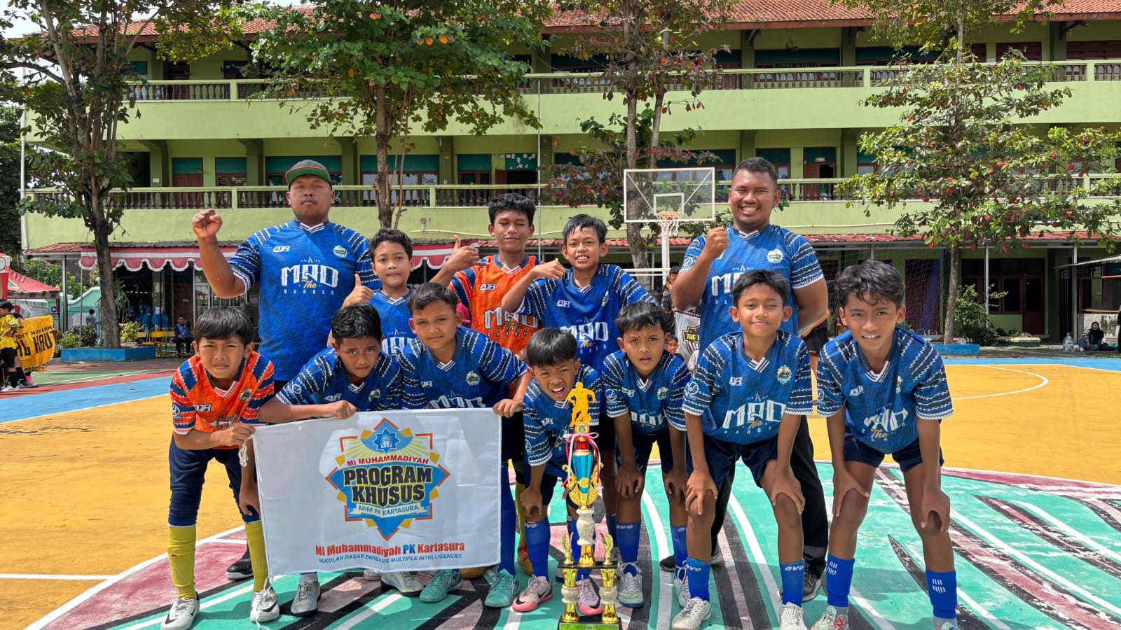 Skuad MI Muhammadiyah Program Khusus Kartasura yang akan terjun di Ajang Jawa Pos Radar Solo Junior Kick Off 2025