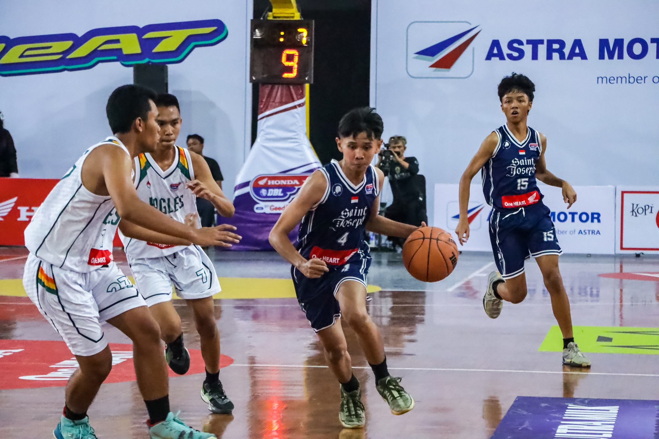 SARAT GENGSI: Pertandingan SMAN 1 Klaten vs SMA Pangudi Luhur di Sritex Arena