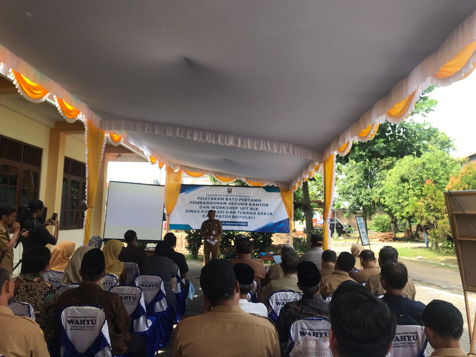 Peletakan batu pertama calon gedung baru UPT BLK Diskopnaker Boyolali, Selasa (16/9).