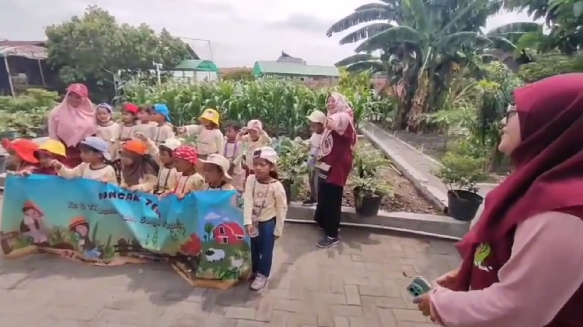 CERIA: Keseruan outing class di Taman Winasis, Mini Edupark Dispangtan Solo.