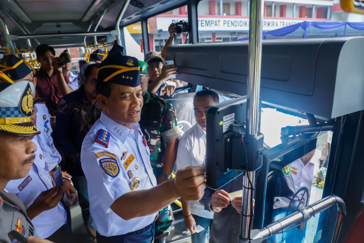 Trans Jateng modernisasi pembayaran tiket, digital & non-tunai, konektivitas transportasi Jawa Tengah makin lancar.