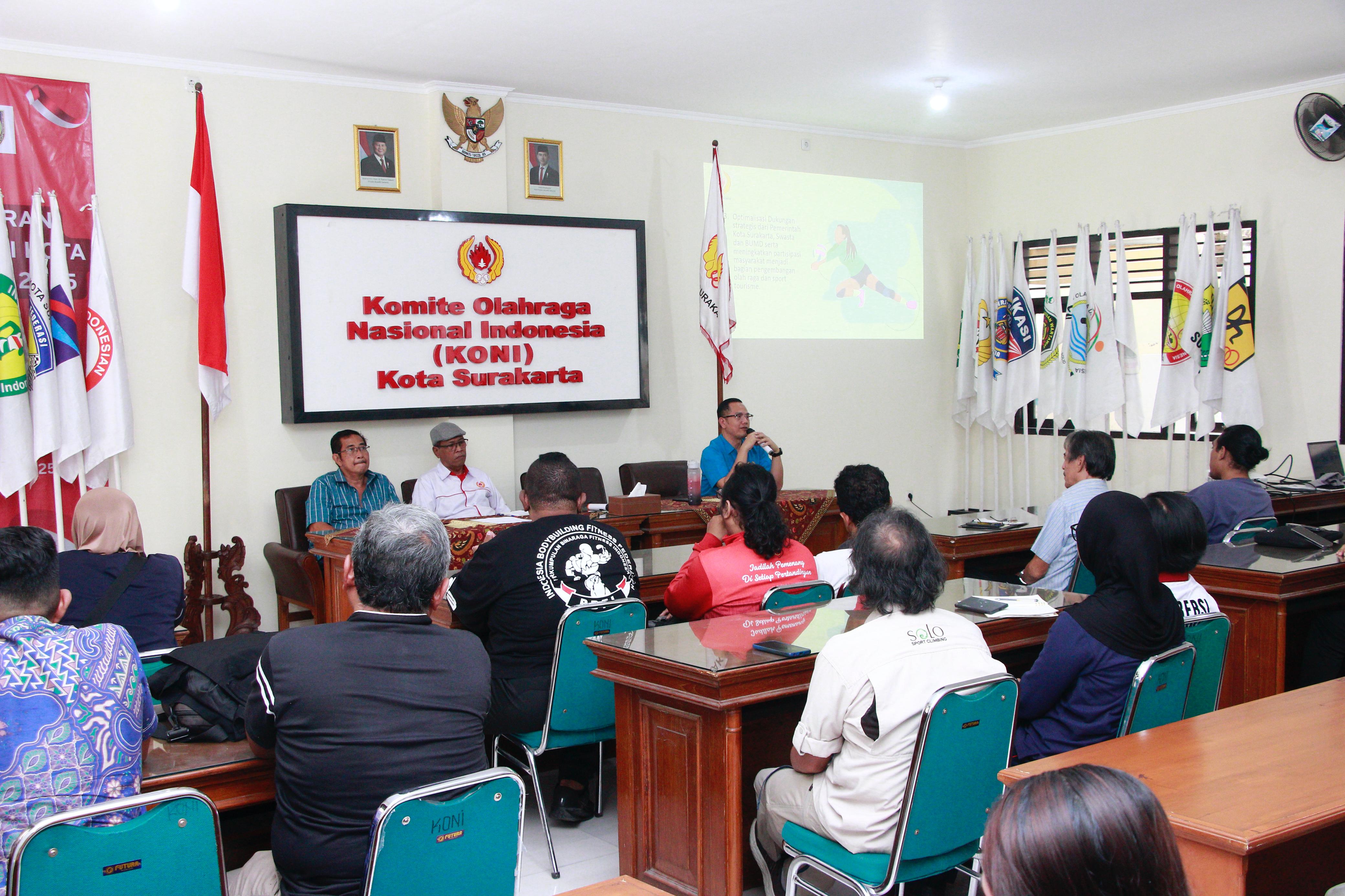 KONI Solo menggelar pertemuan denganperwakilan cabor (16/9/2025).