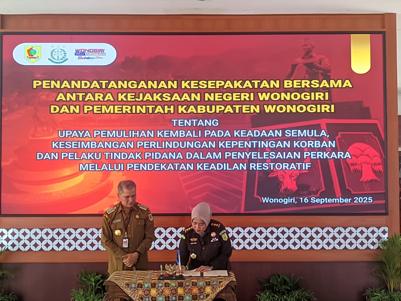 Kejari dan Pemkab Wonogiri tekan kerja sama terkait penyelesaian perkara melalui pendekatan keadilan restoratif.