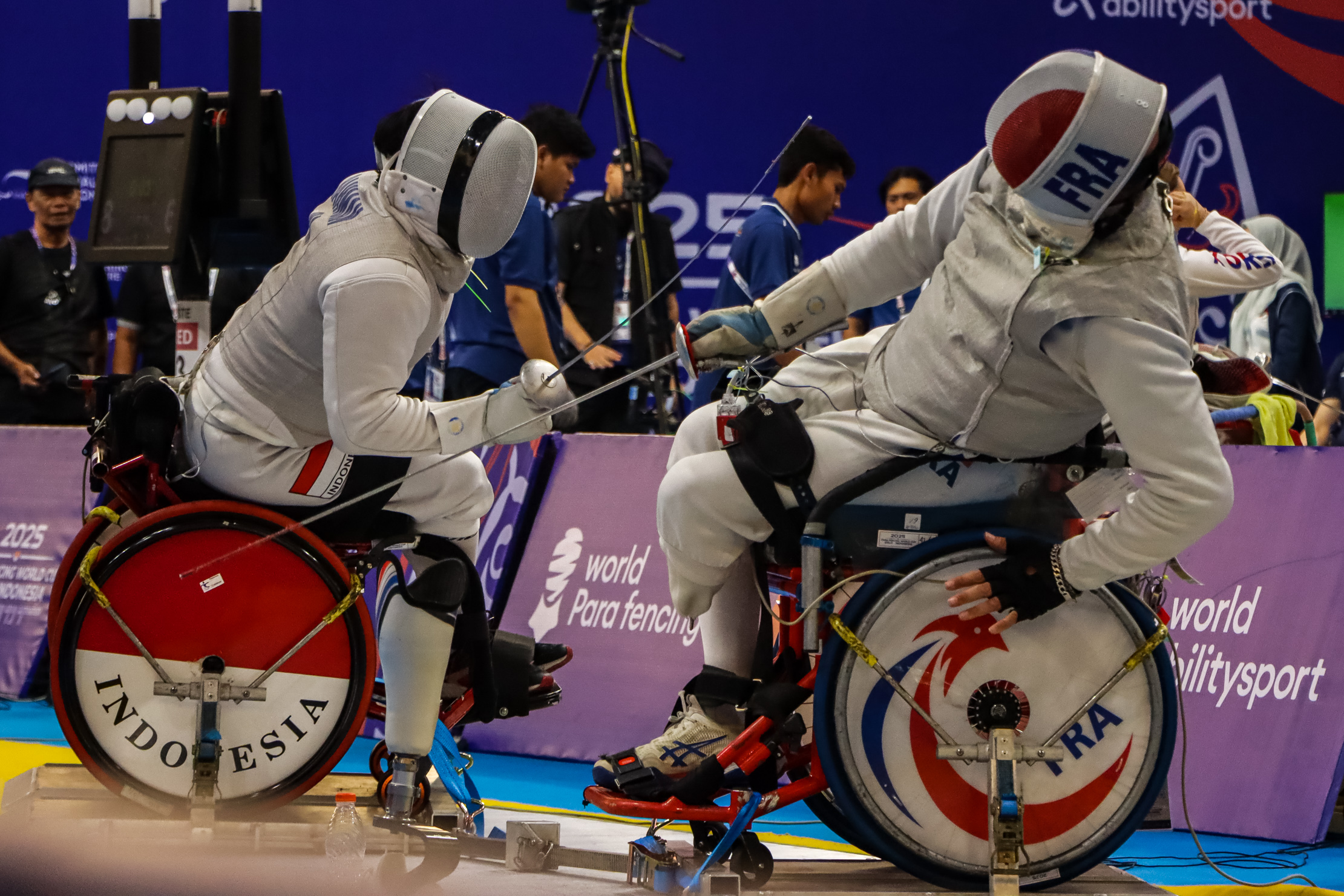 kejuaraan Para Fencing 2025 yang digelar di GOR Indoor Manahan.