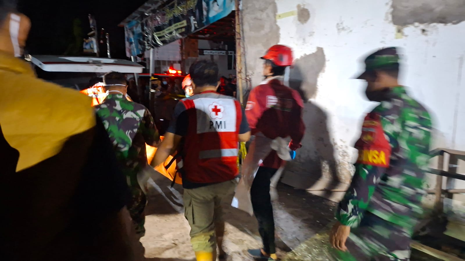 Setelah berkoordinasi, jenazah Suyatno dievakuasi ke Instalasi Forensik RSUD dr. Soehadi Prijonegoro Sragen