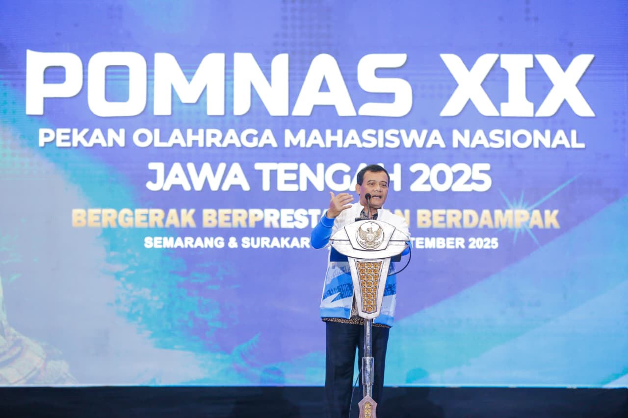 Pomnas XIX/2025 resmi dibuka di Semarang. Ribuan atlet mahasiswa dari 36 provinsi siap bersaing di 17 cabor olahraga.