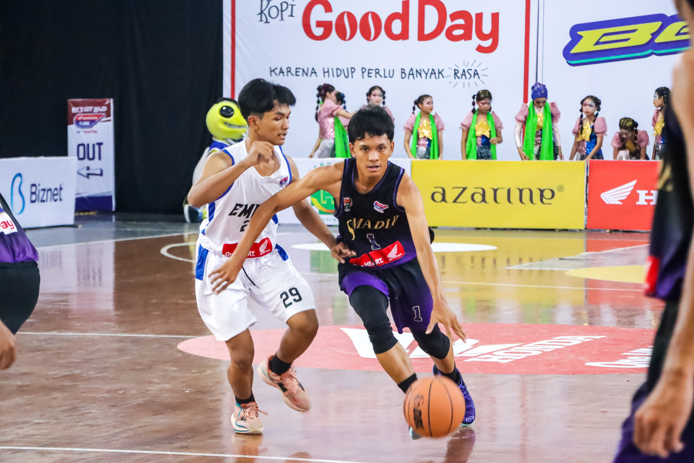 Pertandingan SMAN 4 Surakarta melawan SMA diponegoro di ajang Honda DBL with Kopi Good Day 2025 Central Java-South