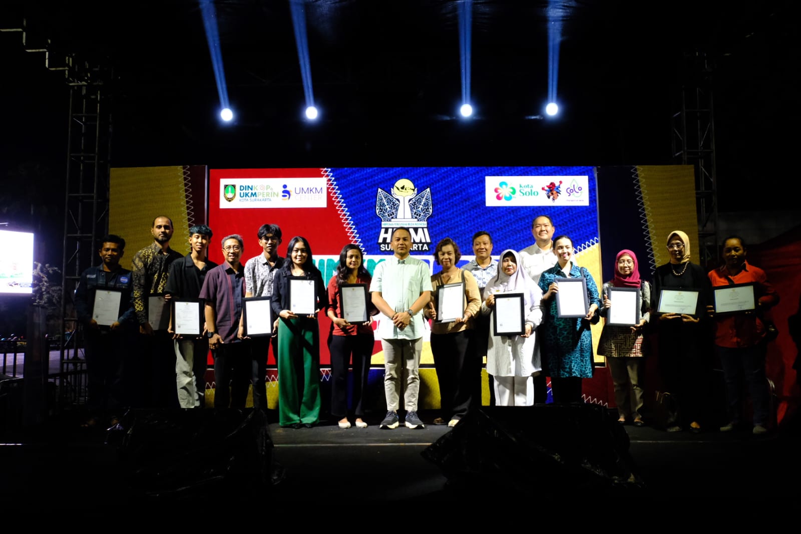 Walikota Solo Respati Ardi (tengah) hadiri UMKM Center Festival yang dihelat 19-20 September 2025 di Balai Kota Solo.