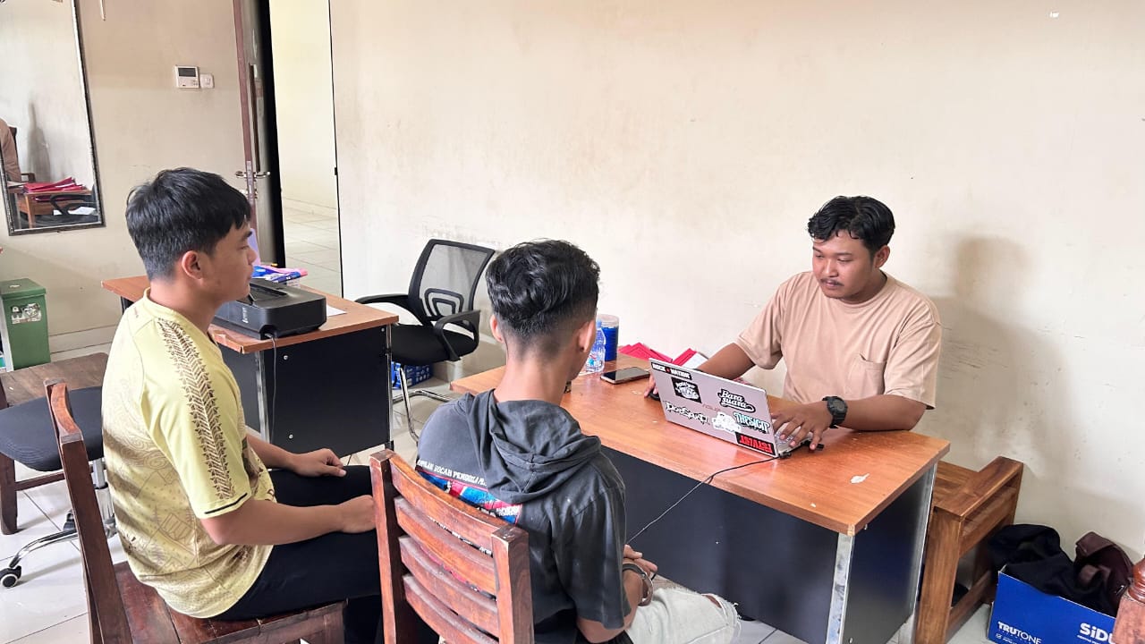 AP alias Angga, warga Desa Mulur, Bendosari, Sukoharjo&nbsp;diperiksa di Mapolres Sukoharjo