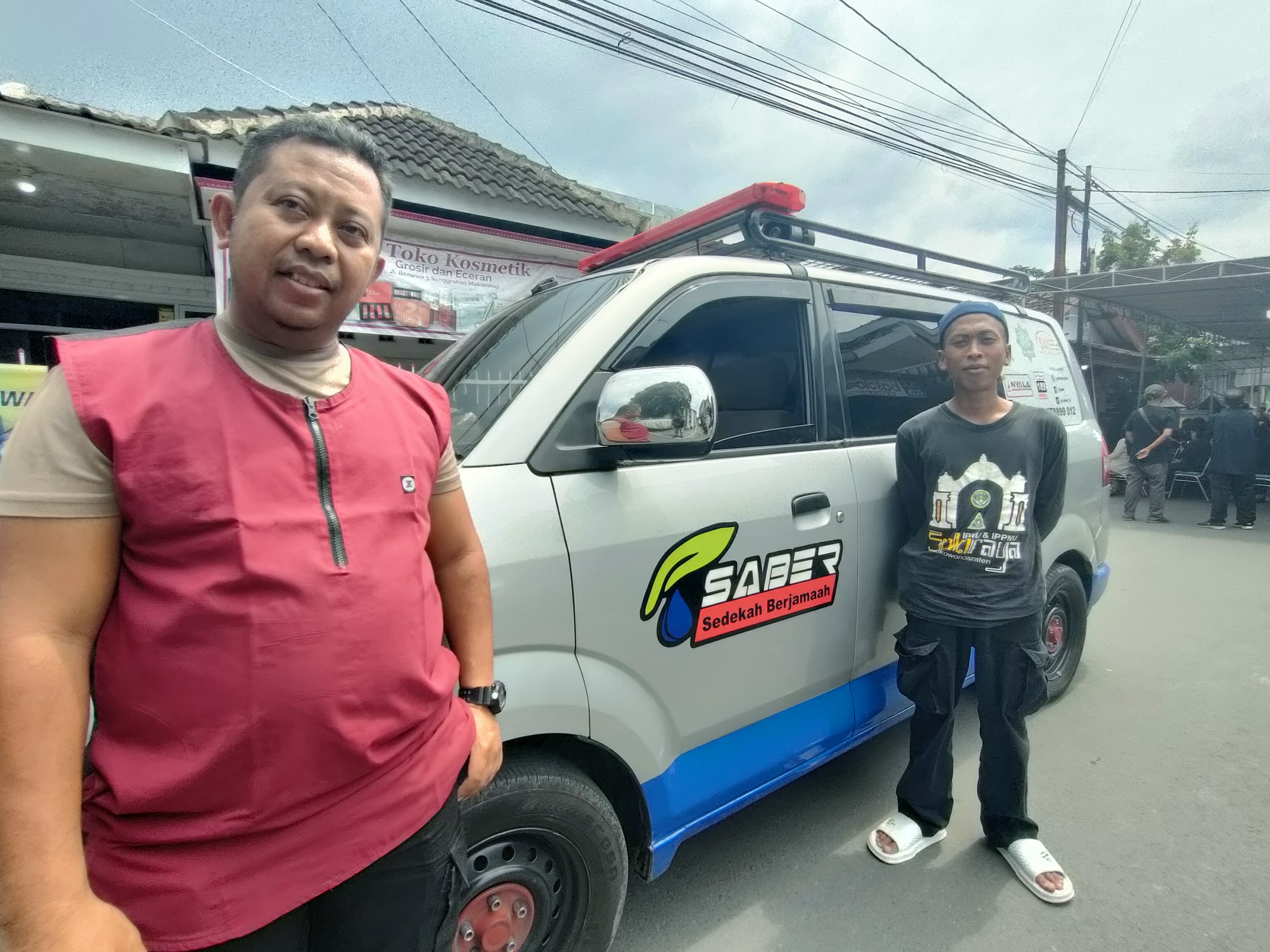 Aipda Wirawan Setiadi siap melayani masyarakat sebagai polisi dan relawan kemanusiaan. (Silvester Kurniawan/Radar Solo)