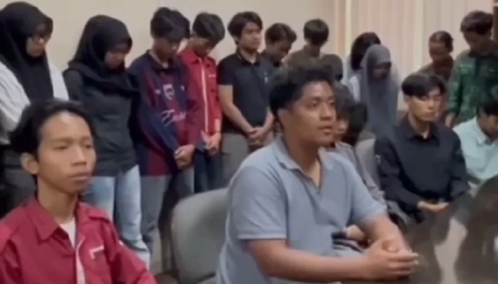 Panitia ospek Unsri memberikan klarifikasi perpeloncoan ospek di Unsri.