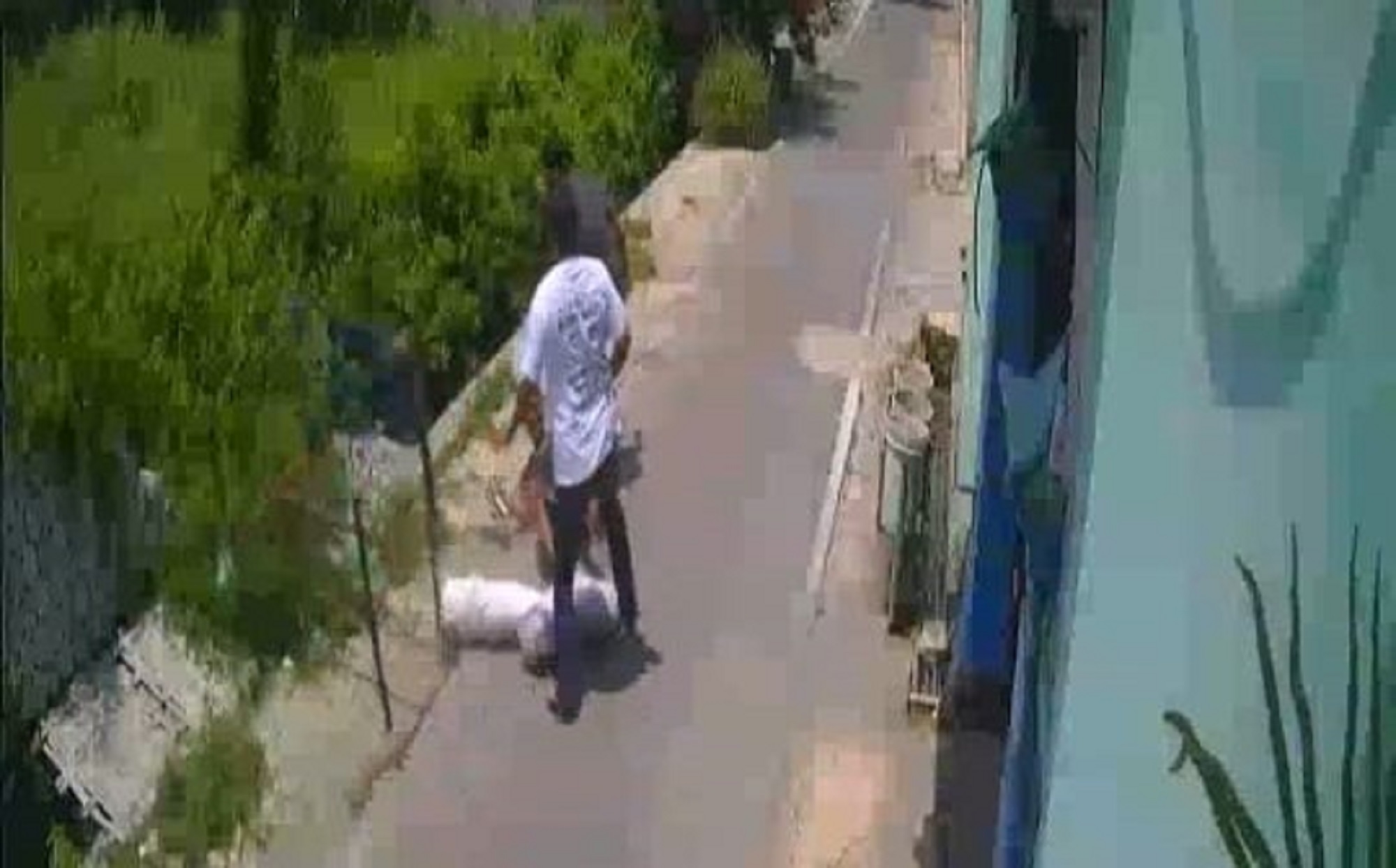 Rekaman video penangkapan pria diduga mencuri di Dusun Jurug, Desa Ngringo, Kecamatan Jaten, Karanganyar. (Rudi Hartono/Radar Solo)