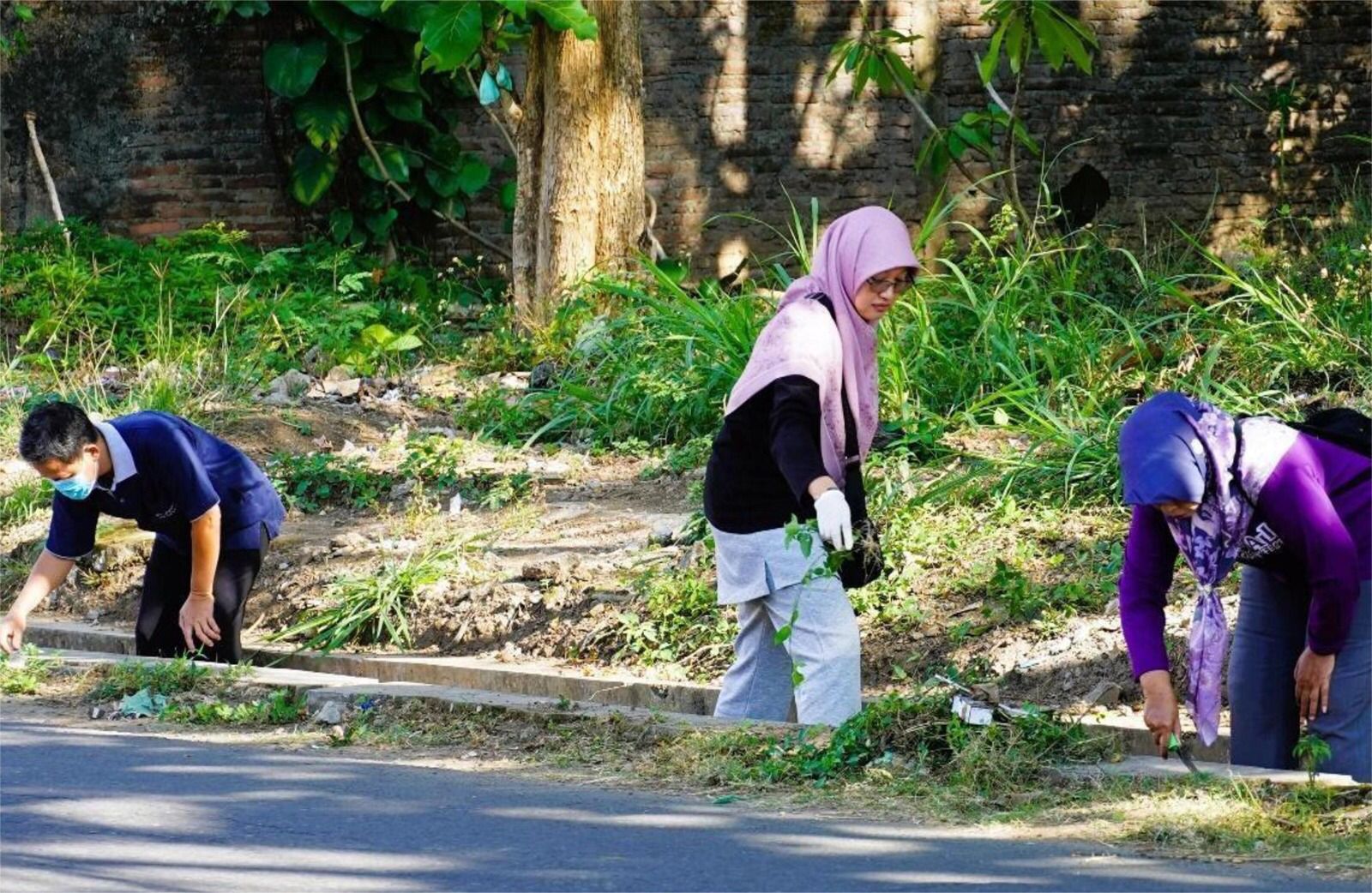 Personel DLH Boyolali gelar bersih-bersih massal. Kegiatan dalam rangka World  Clean Up Day ini akan digelar selama 30 hari penuh.
