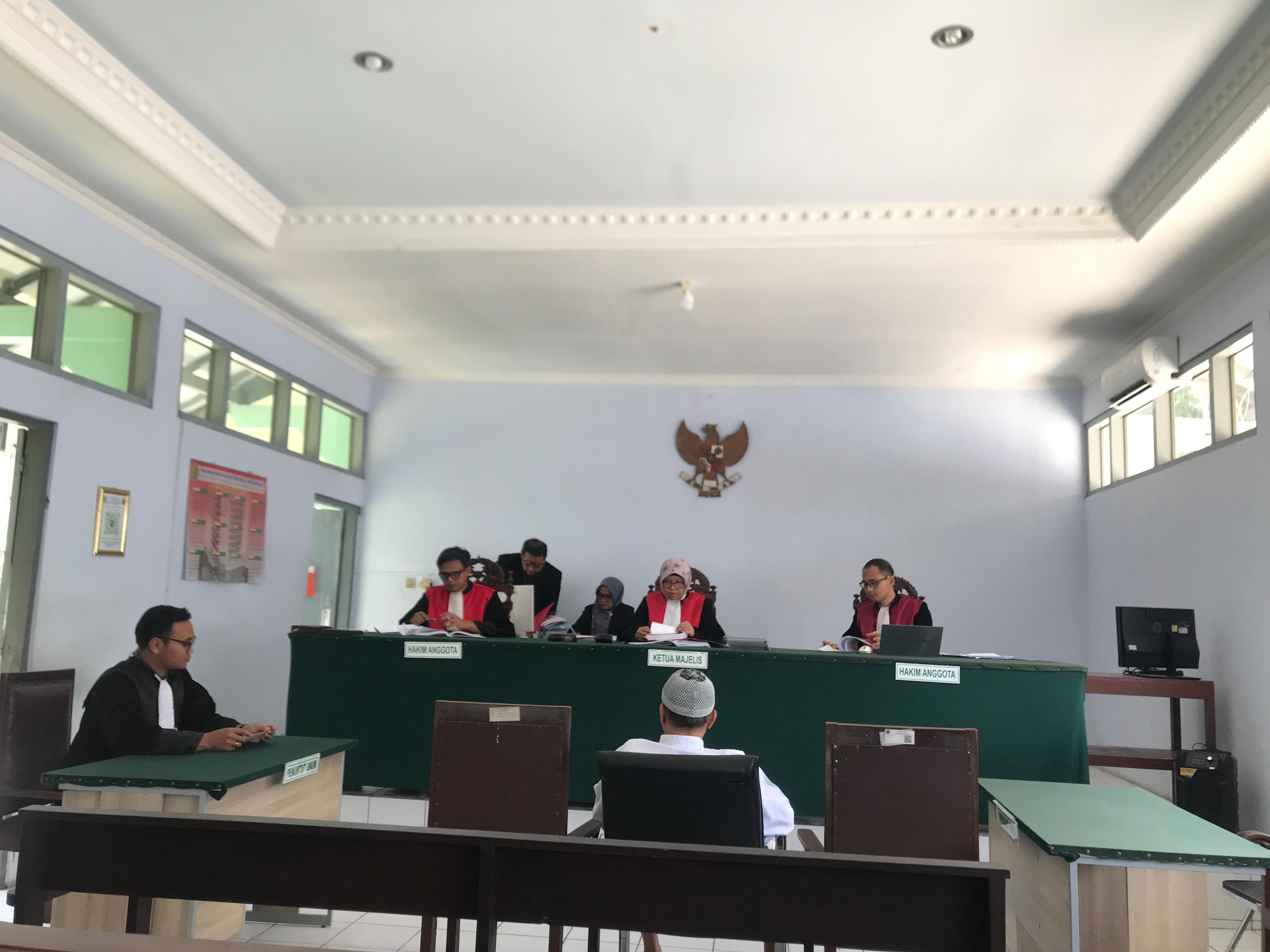 Siswono Putro, terdakwa kasus kekerasan terhadap anak disidang di PN Boyolali, Rabu (24/9/2025).