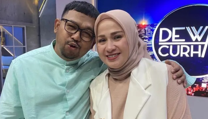 Bedu dan istrinya, Irma Kartika Anggraeni.