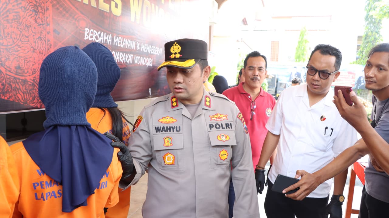 Kongkalikong Curi Gelang Emas 101,4 Gram, Dua Karyawan Toko Emas Dibekuk, Tukang Parkir Masih Buron