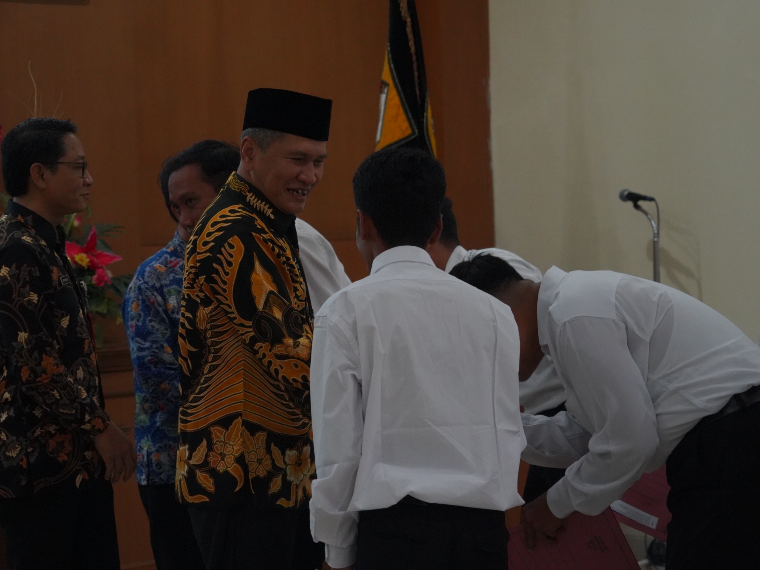 Bupati Wonogiri Setyo Sukarno bersama PPPK yang diberi SK Kamis (25/9/2025)