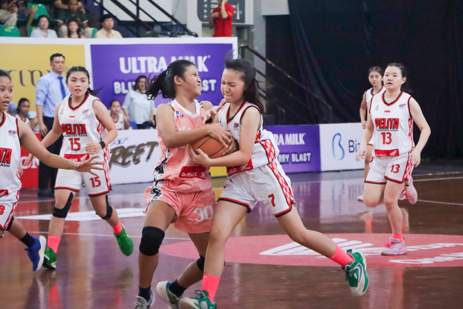 Pertandingan final DBL Solo 2025 SMA kalam Kudus Sukoharjo vs SMA Pelita Nusantara kasih (PNK) Surakarta di Sritex Arena.