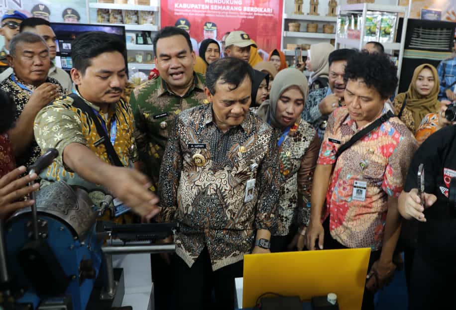 Gubernur Ahmad Luthfi membuka Gelaran Pameran Produk Inovasi (PPI) Jawa Tengah 2025 di Lapangan Kridosono, Kabupaten Blora, Jumat (26/9/2025).