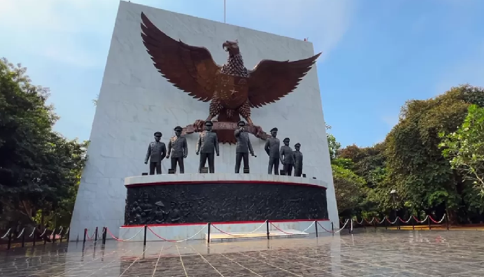 Monumen Pancasila Sakti, Lubang Buaya, Jakarta Timur untuk mengenang para jenderal yang gugur dalam tragedi Gerakan 30 September atau G30S.