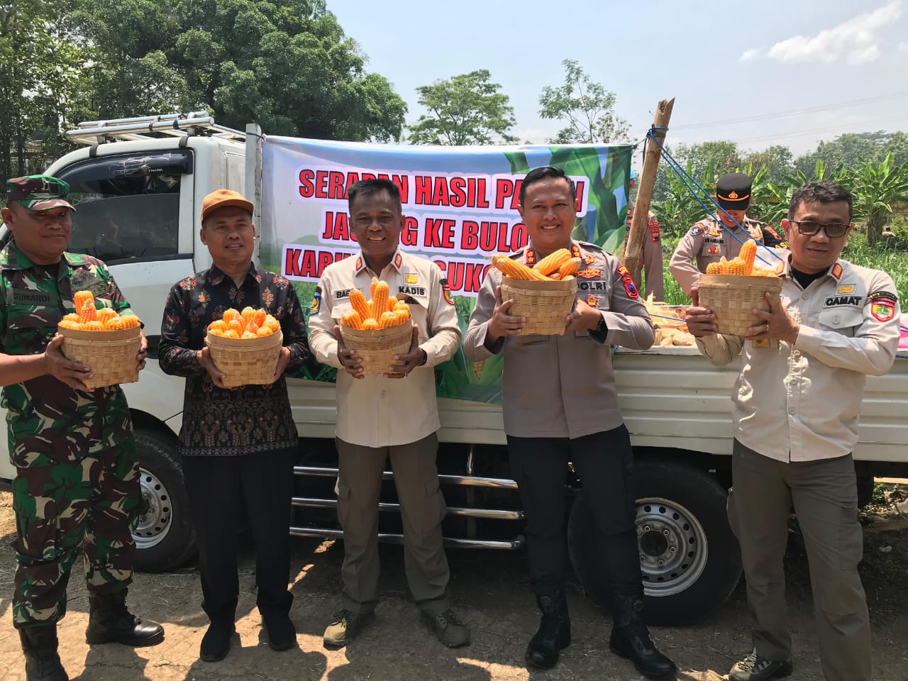 Panen jagung kuartal III yang dilaksanakan di Desa Rejosari, Kecamatan Polokarto, Sukoharjo, Sabtu (27/9).